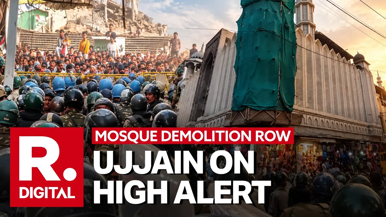 Tensions Rise in Ujjain Over Shahi Masjid Road-Widening Project; Police Deploy Tear Gas Amid Stone-Pelting Ujjain: Situation Remain Tense at Shahi Masjid Complex as Fresh Clashes Erupt Over Demolition of Part of Masjid