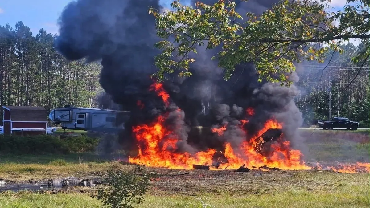 US F-16 Fighting Falcon Crashes In Michigan: Texas Pilot Ejects Moments Before Jet Explodes US F-16 Fighting Falcon Crashes In Michigan: Texas Pilot Ejects Moments Before Jet Explodes