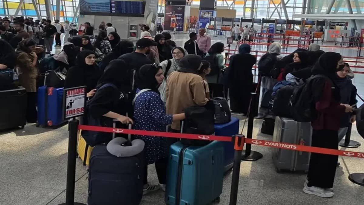US Issues Iran Travel Warning, Urges Citizens to Leave Country Amid Rising West Asia Tensions
