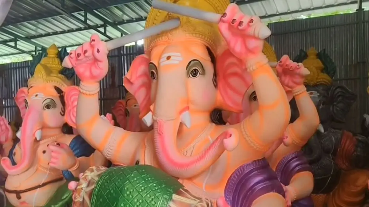 Vinayaka Chaturthi 2026: Mayiladuthurai Artisans Give Final Touches To Lord Ganesha Idols Ahead Of Vinayagar Chaturthi Vinayaka Chaturthi 2026