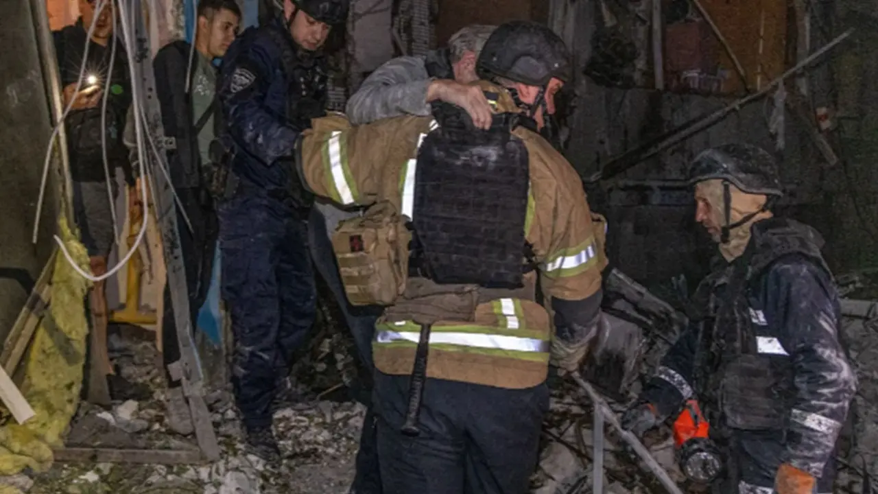 Zelenskyy Says Russian Strikes Killed at Least 2 in Kyiv Region, Injured 28 Including 9 Children in Kharkiv Zelenskyy Says Russian Strikes Killed at Least 2 in Kyiv Region, Injured 28 Including 9 Children in Kharkiv