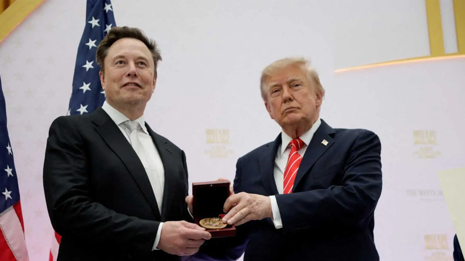 'Stop Musk, Stop Oligarchy': Bernie Sanders Hits Out at SpaceX CEO Over Spending $366 Mil on Republican Party in US Midterm