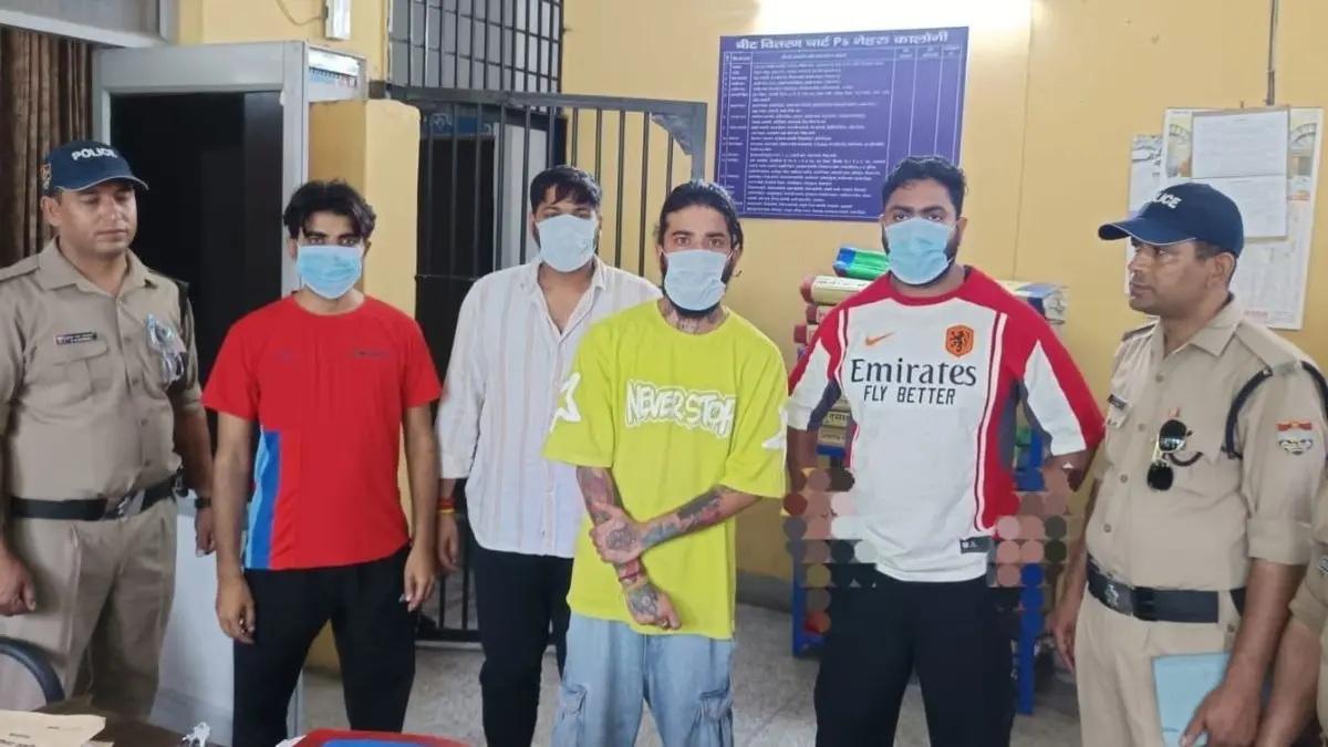 बुरे फंसे यूट्यूबर अनुराग डोभाल, मारपीट के आरोप में दोस्तों समेत गिरफ्तार, जानिए क्या है पूरा मामला Anurag Dobhal