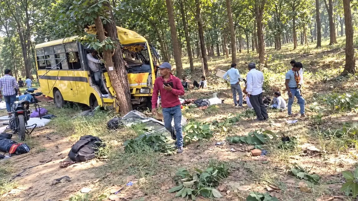 BREAKING: छत्तीसगढ़ में दर्दनाक सड़क हादसा, पेड़ से टकराई बेकाबू बस, 6 लोगों की मौत; 25 से ज्यादा घायल BREAKING: छत्तीसगढ़ में दर्दनाक सड़क हादसा, पेड़ से टकराई बेकाबू बस, 6 लोगों की मौत; 25 से ज्यादा घायल