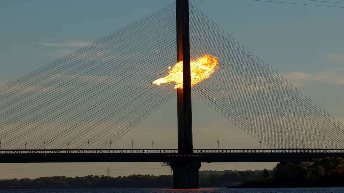 Bridge Across Dnipro River in Kyiv Hit During Russian Attack, Mayor Says