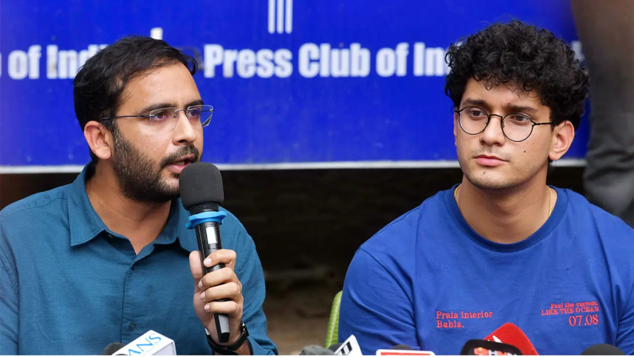 CJP Activists Saurabh Das, Ashutosh Ranka Skip Crime Branch Questioning, Seek More Time CJP Activists Saurabh Das, Ashutosh Ranka Skip Crime Branch Questioning, Seek More Time