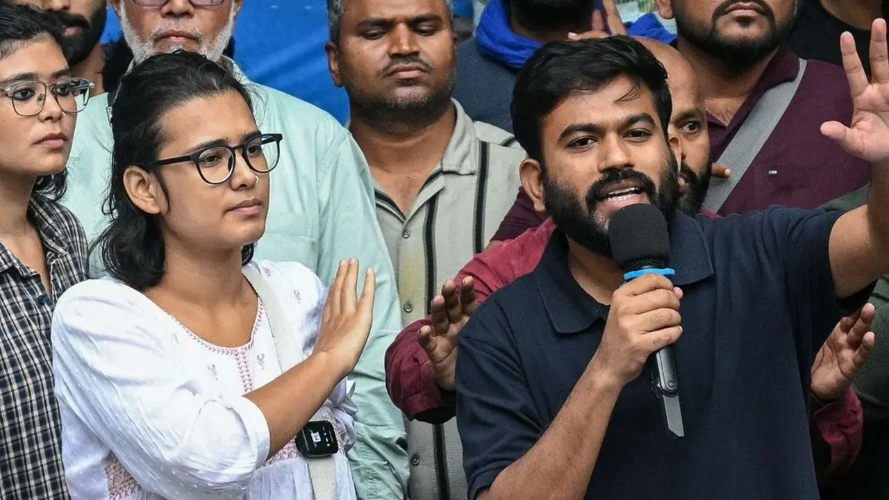 'आपको प्रिवेंटिव डिटेंशन में रख रहे हैं'... दिपके-नेहा को हिरासत में लिए जाने तक, 'तिरंगा मार्च' को लेकर चले हाई वोल्टेज ड्रामा में दिनभर क्या हुआ? CJP Tiranga protest Detention locations of Dipke and Neha still unknown, allege CJP and AISA; Opposition leaders demand release