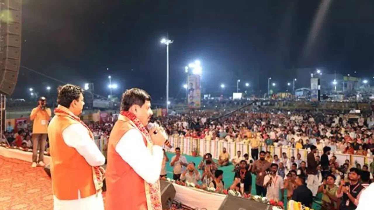 भगवान राम ने रिश्तों का महत्व बताया और अपने आचरण से सदमार्ग पर चलने का दिया संदेश : मुख्यमंत्री डॉ. यादव CM मोहन यादव ने श्यामा प्रसाद मुखर्जी नगर (कोलार) के रावण दहन कार्यक्रम को किया संबोधित