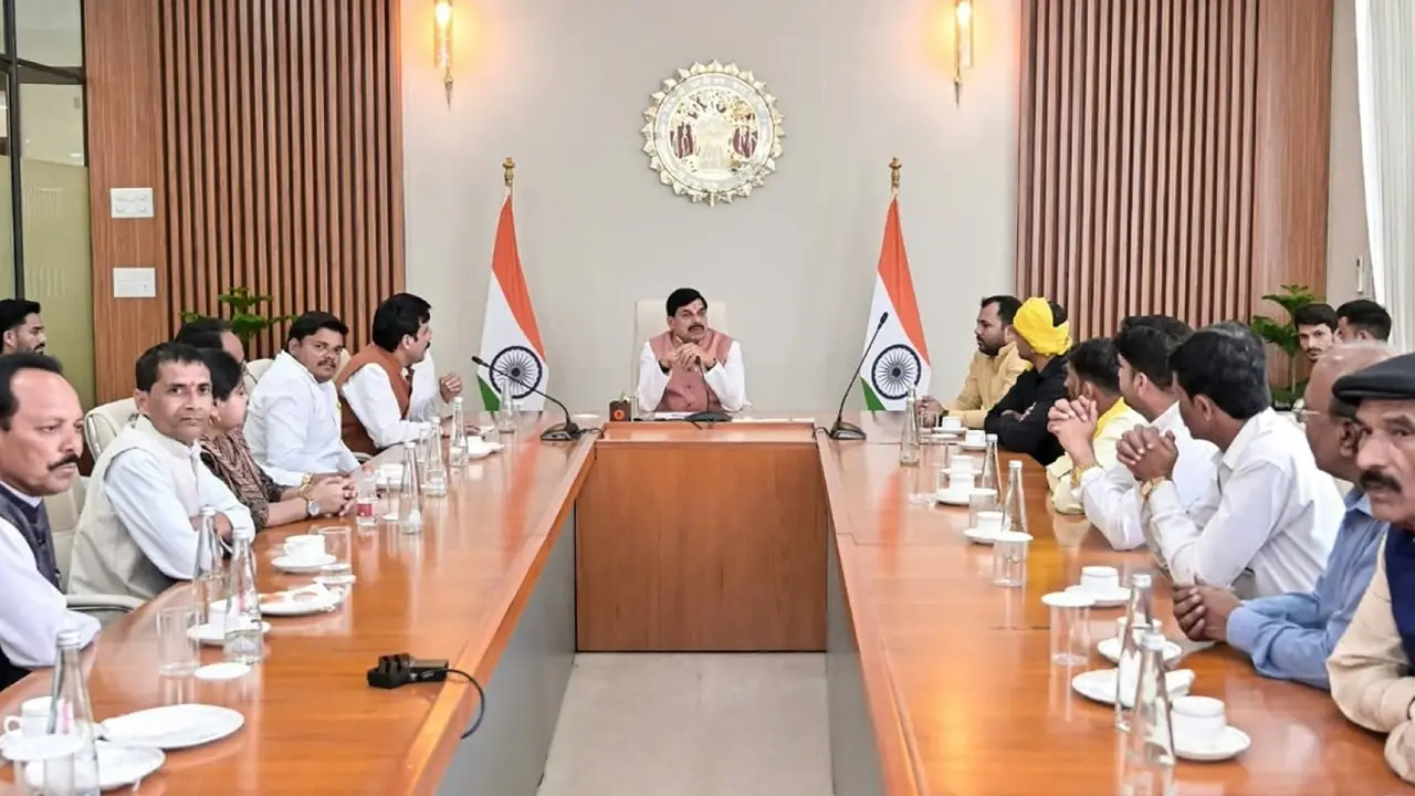 CM मोहन यादव ने OBC महासभा के प्रतिनिधि मंडल से की मुलाकात, कहा-सरकार ओबीसी हितों के संरक्षण के लिए प्रतिबद्ध CM Mohan Yadav