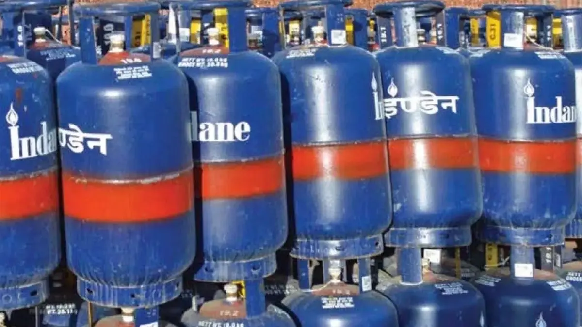 Commercial LPG Price Takes Another Hit Ahead Of Festive Season; Here’s What’s Changed Commercial LPG Price Takes Another Hit Ahead Of Festive Season; Here’s What’s Changed