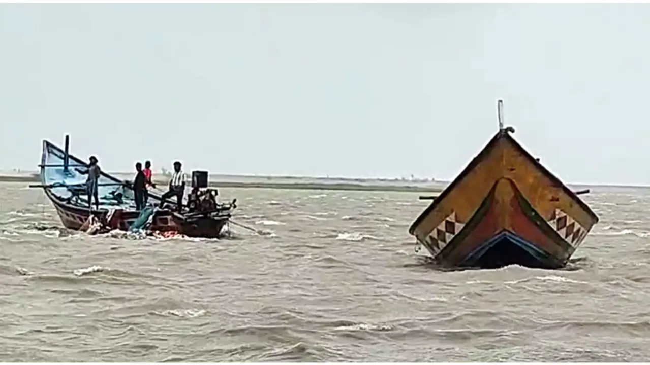 Cyclone Arnab: IMD Issues Red, Orange Alerts in Odisha; 225 Fire Teams Deployed Cyclone Arnab: IMD Issues Red, Orange Alerts in Odisha; 225 Fire Teams Deployed