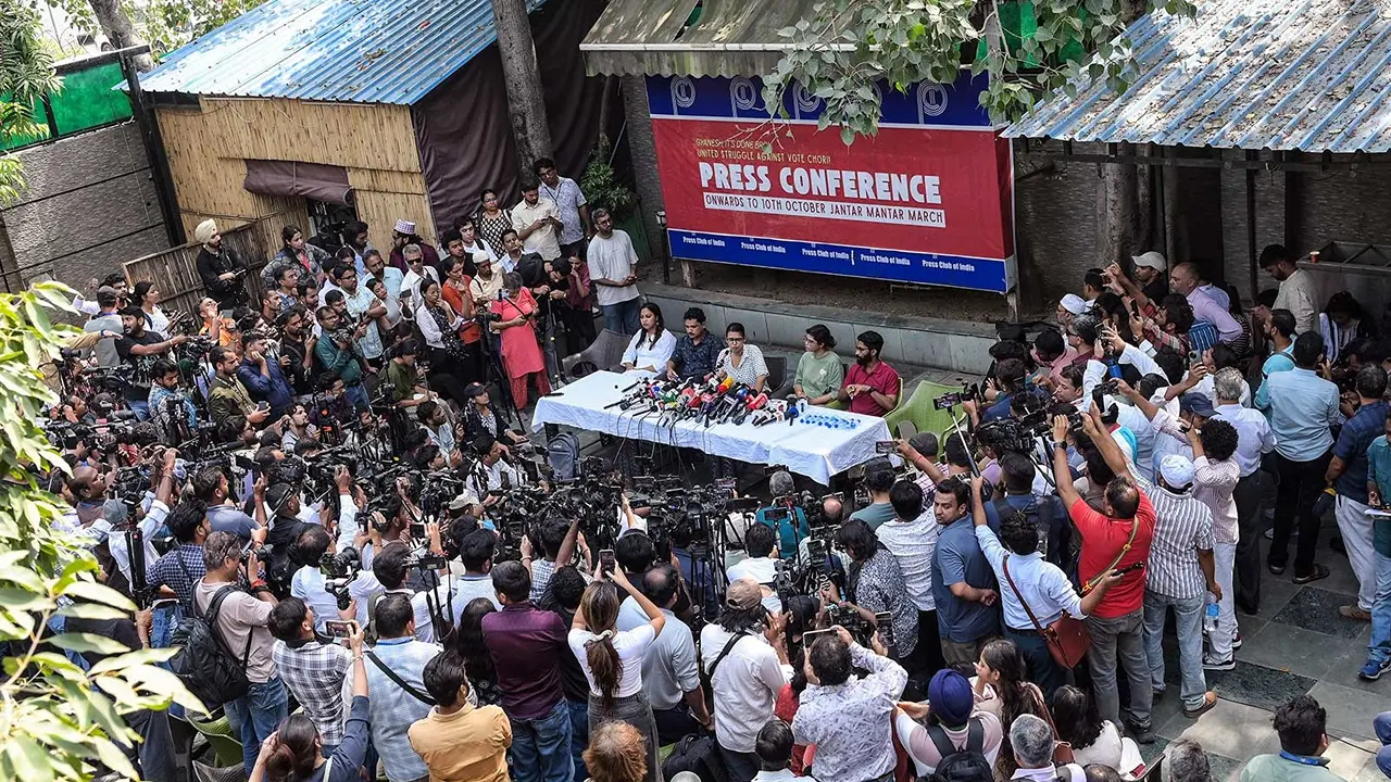 Delhi Police Warns Against CJP Protest on October 10, Says Gathering 'Illegal' Delhi Police Warns Against CJP Protest on October 10, Says Gathering 'Illegal'