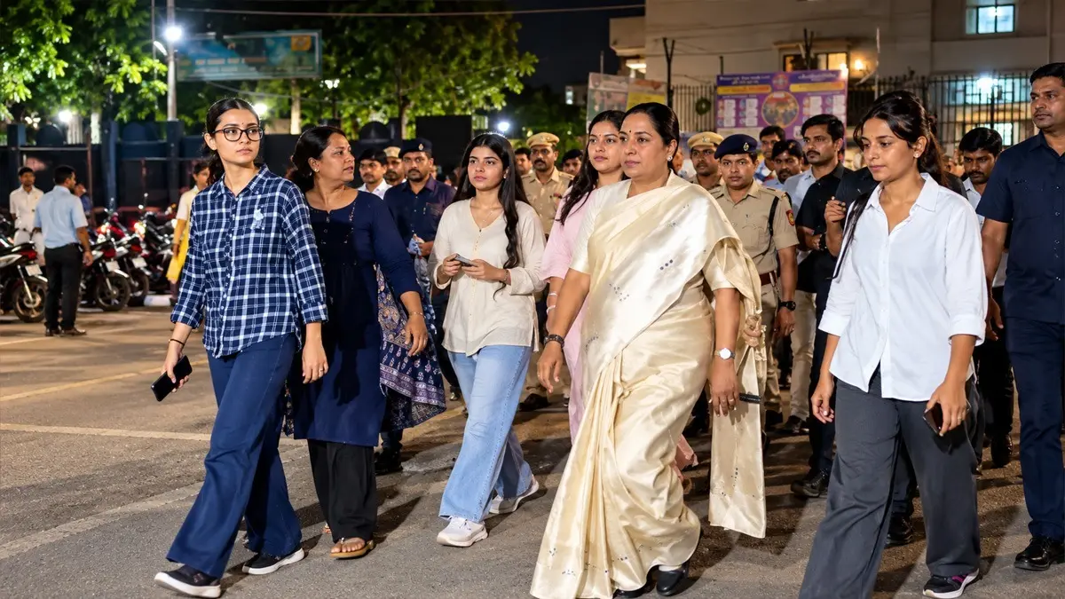 'Ensure Cleanliness, Adequate Lighting, Safe Pathways in North Campus': Delhi CM Instructs Officials 'Ensure Cleanliness, Adequate Lighting, Safe Pathways in North Campus': Delhi CM Instructs Officials