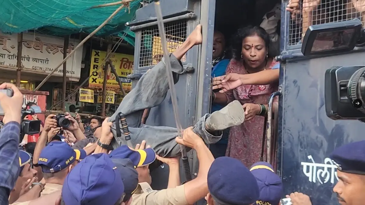 FIR Over Mumbai's August Kranti Maidan Protest Demanding CEC Resignation, Tushar Gandhi And Imran Khan Detained FIR Over Mumbai's August Kranti Maidan Protest Demanding CEC Resignation, Tushar Gandhi And Imran Khan Detained