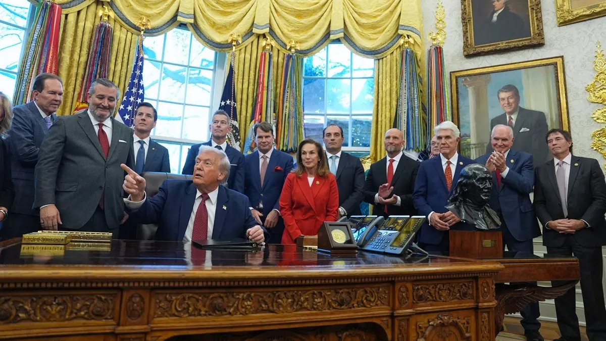 Green Groups Drag Trump To Court Over 34.9 MPG Fuel Rule Cut Green Groups Drag Trump To Court Over 34.9 MPG Fuel Rule Cut
