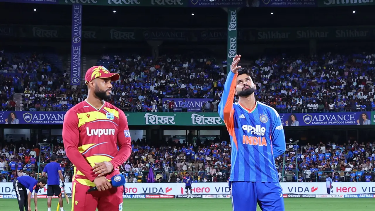 IND vs WI 5th T20I: बारिश की भेंट चढ़ा अंतिम टी20 मैच, रद्द हुआ फाइनल मुकाबला, 2-2 से बराबरी पर छूटी सीरीज India Vs West Indies 5th T20I: Match has been called off in Bengaluru; series ends at 2-2
