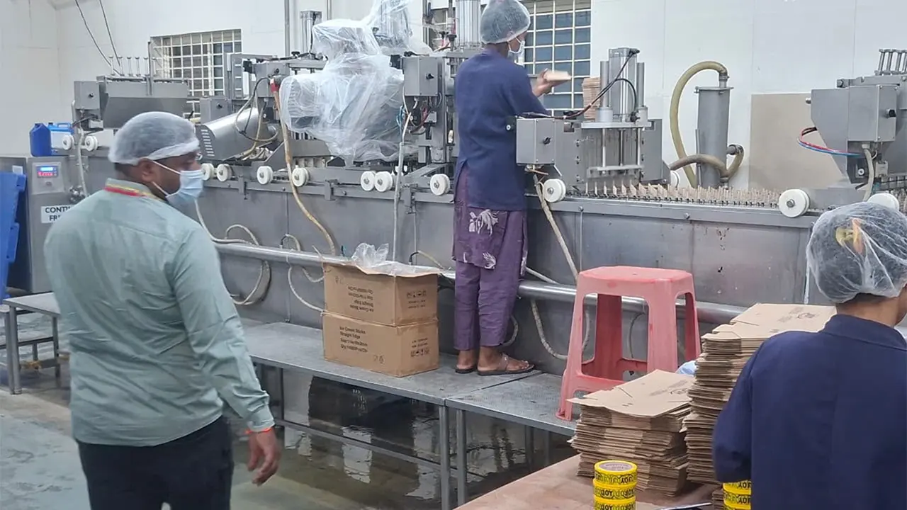 Karnataka FDA Targets 45 Ice Cream Units Across State; 70 Samples Sent for Testing Karnataka FDA Targets 45 Ice Cream Units Across State; 70 Samples Sent for Testing