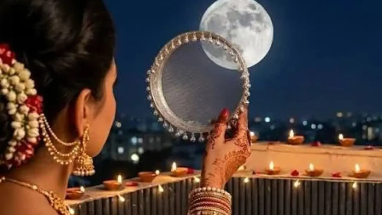 Karwa Chauth 2026: करवा चौथ पर भी चक्रवात 'अर्नब' का साया, दिल्ली-NCR सहित इन जगहों पर सुहागिनों को खूब इंतजार कराएगा चांद karwa Chauth 2026 cyclone arnab moonrise timing in delhi ncr chaand niklne ka time kya hai