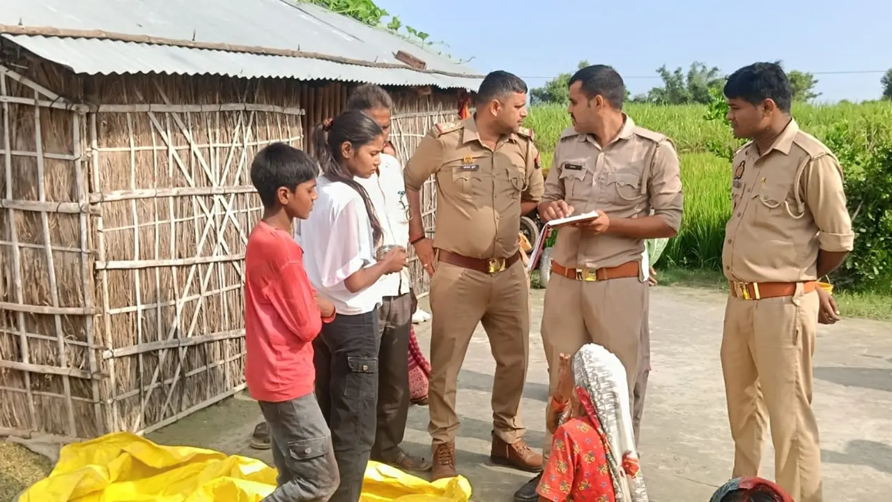 UP: दो पत्नियां, प्रॉपर्टी और खून...साथ रहने को लेकर हुए विवाद में पहली पत्नी ने की पति की हत्या, बचाने आई दूसरी वाइफ को भी लगा चाकू kushinagar crime news first wife murder husband over property dispute