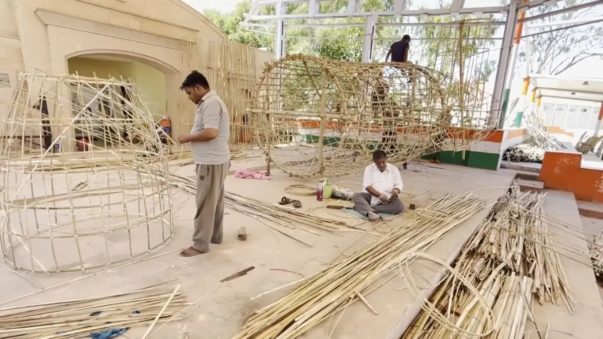 Dussehra 2026: Bamboo Ribs To Golden Paper, Ajmer Craftsmen Breaths Life Into Ravana Effigies Larger-Than-Life Ravan Effigies In Making For Dussehra