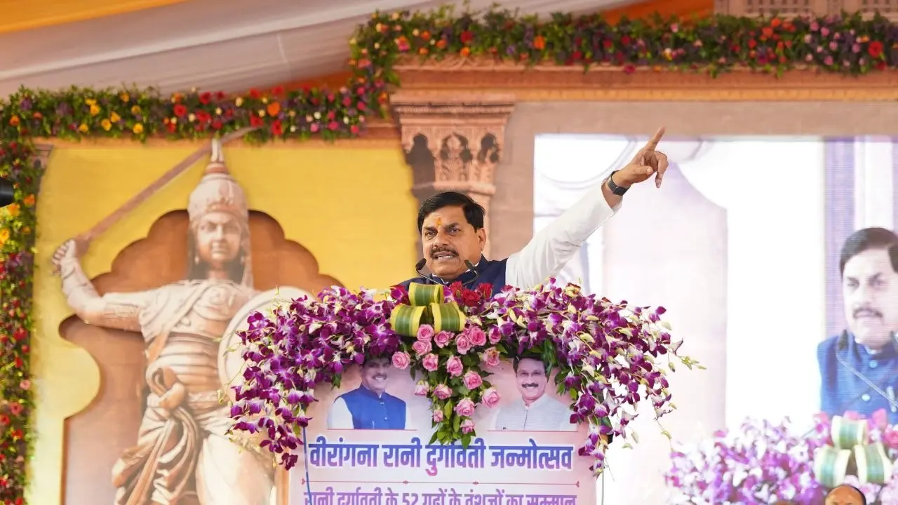 सीएम डॉ. मोहन ने खंडवा के लिए खोला खुशियों का पिटारा, 142.90 करोड़ से चारों ओर होगा डेवलपमेंट मुख्यमंत्री डॉ. मोहन यादव ने बड़ादेव की विधिवत की पूजा