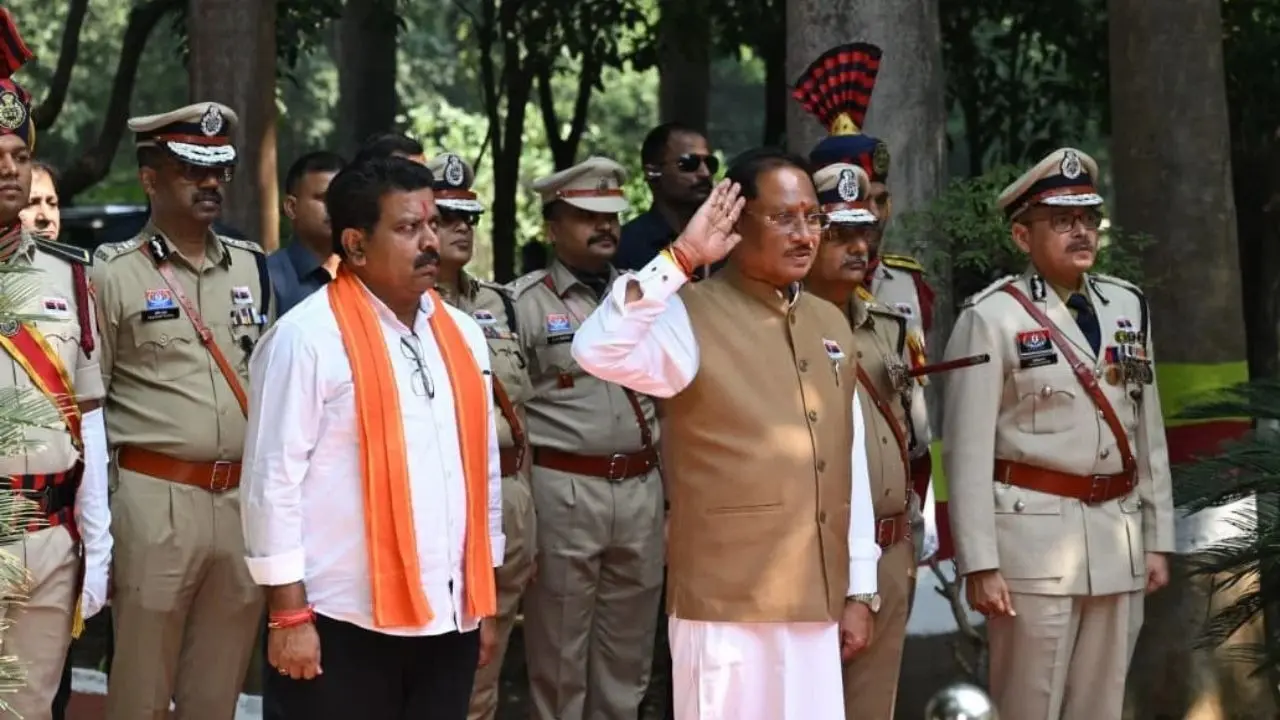 वीर जवानों के अदम्य साहस और सर्वोच्च बलिदान से छत्तीसगढ़ में शांति और सुरक्षा का नया अध्याय : मुख्यमंत्री विष्णु देव साय मुख्यमंत्री साय ने शहीद वाटिका पहुंचकर अमर जवान स्तंभ पर भी अर्पित किए श्रद्धासुमन
