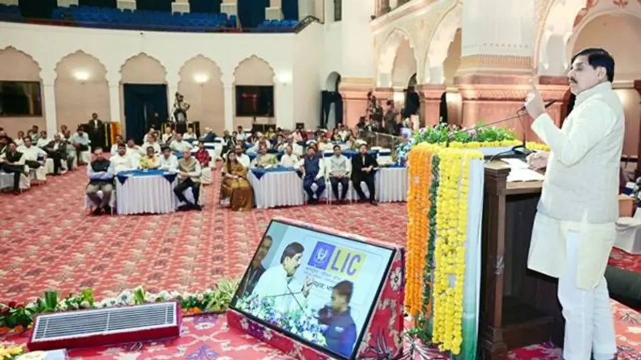 केंद्र और राज्य सरकार मिलकर दे रही हैं मध्यप्रदेश के विकास को गति : मुख्यमंत्री डॉ. यादव मध्यप्रदेश के मुख्यमंत्री मोहन यादव