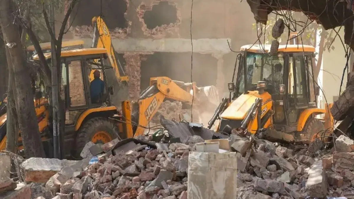 MCD Carries Out 21 Demolition Actions Across Delhi During City-Wide Enforcement Drive MCD Carries Out 21 Demolition Actions Across Delhi During City-Wide Enforcement Drive