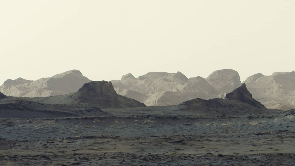 NASA Curiosity Rover Takes Striking Image of Dawn's Early Light on Mars