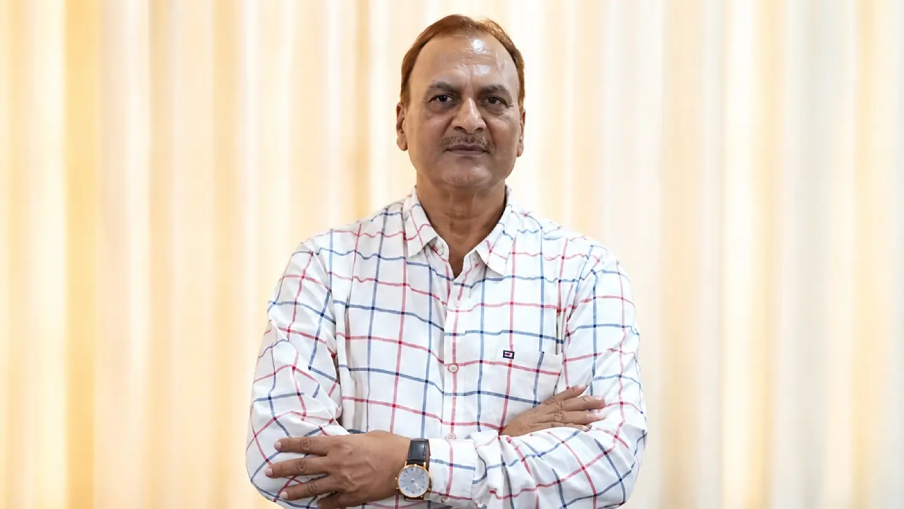 पारूल विश्वविद्यालय के वरिष्ठ व्याख्याता और अनुसंधान सलाहकार प्रो. एम. आर. यादव को फार्मसी काउंसिल ऑफ इंडिया देगा 'फार्मा रत्न' सम्मान पारूल विश्वविद्यालय के वरिष्ठ व्याख्याता प्रो. एम. आर. यादव को मिलेगा सम्मान