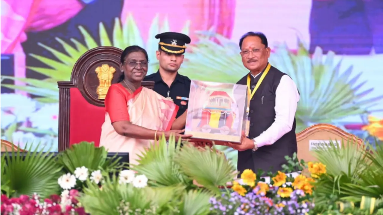 बस्तर दशहरा सामाजिक समरसता, सामूहिक आस्था और लोकतांत्रिक मूल्यों का जीवंत प्रतीक- राष्ट्रपति द्रौपदी मुर्मु President Murmu urges Bastar Tribals to preserve traditions, educate children at Muria Darbar