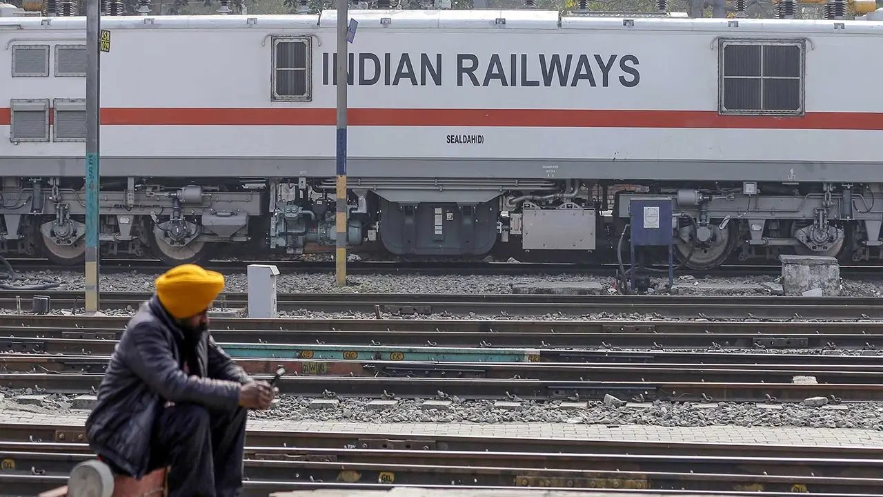 Railways Cancels Trains Ahead of October 10 CJP Protest, Delhi Police on Alert at Borders Railways Cancels Trains Ahead of October 10 CJP Protest, Delhi Police on Alert at Borders