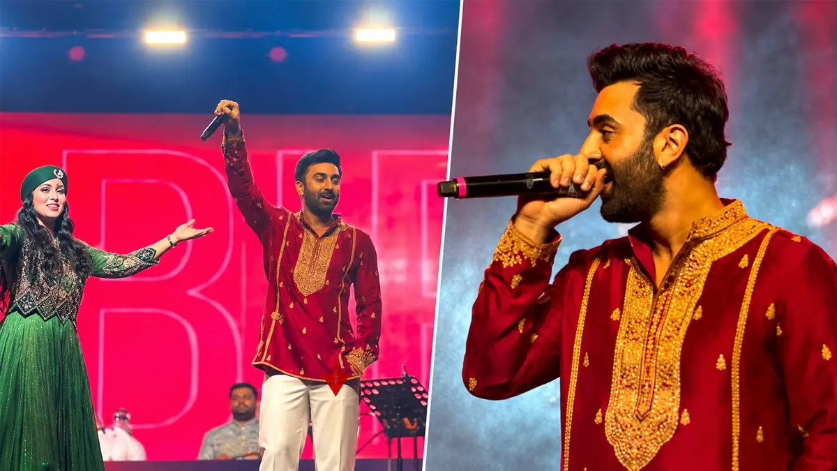 Ranbir Kapoor Sings ‘Kabira’ with Harshdeep Kaur at Durga Puja Pandal, Leaves YJHD Fans Nostalgic Ranbir Kapoor Sings ‘Kabira’ with Harshdeep Kaur at Durga Puja Pandal, Leaves YJHD Fans Nostalgic