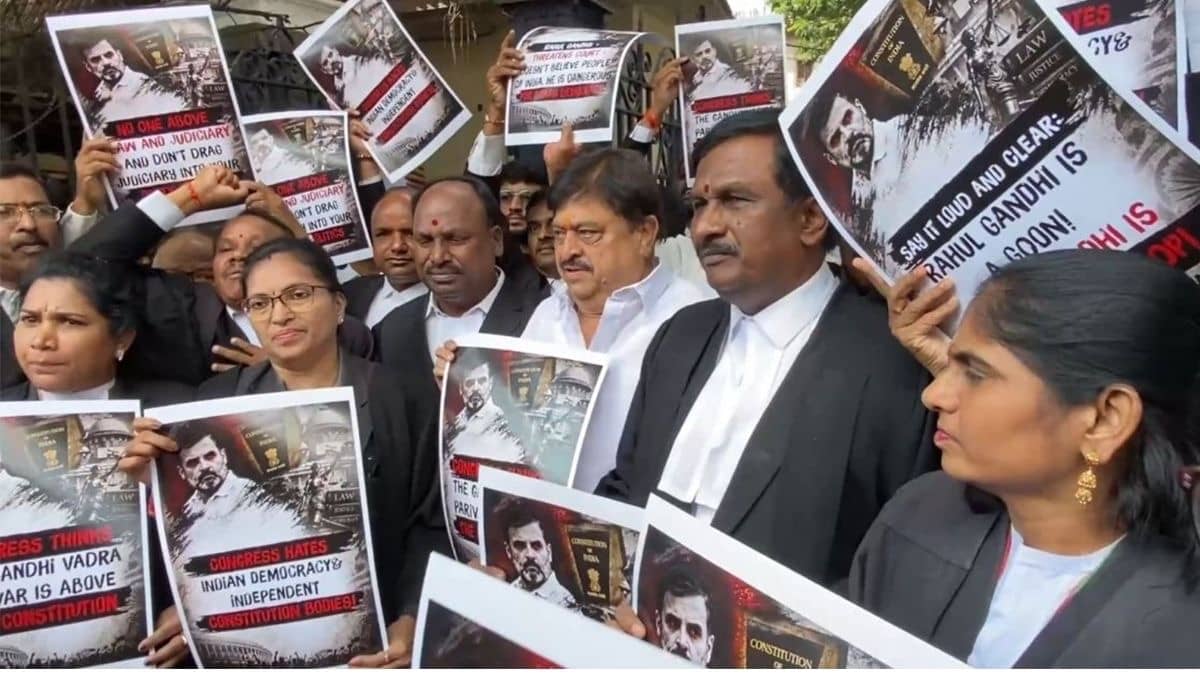 Telangana High Court Advocates Protest Against Rahul Gandhi, Demand Apology Over Alleged Judicial Remarks