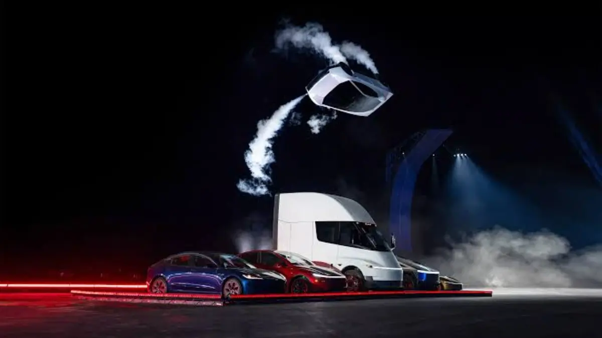 'It Can Fly': Tesla Breaks Tech Barrier, Unveils Roadster Which Performs Mid-Air Flip Leaving Audiences Awestruck Tesla Unveils Roadster That Performs Mid-Air Flips With Rocket Thrusters