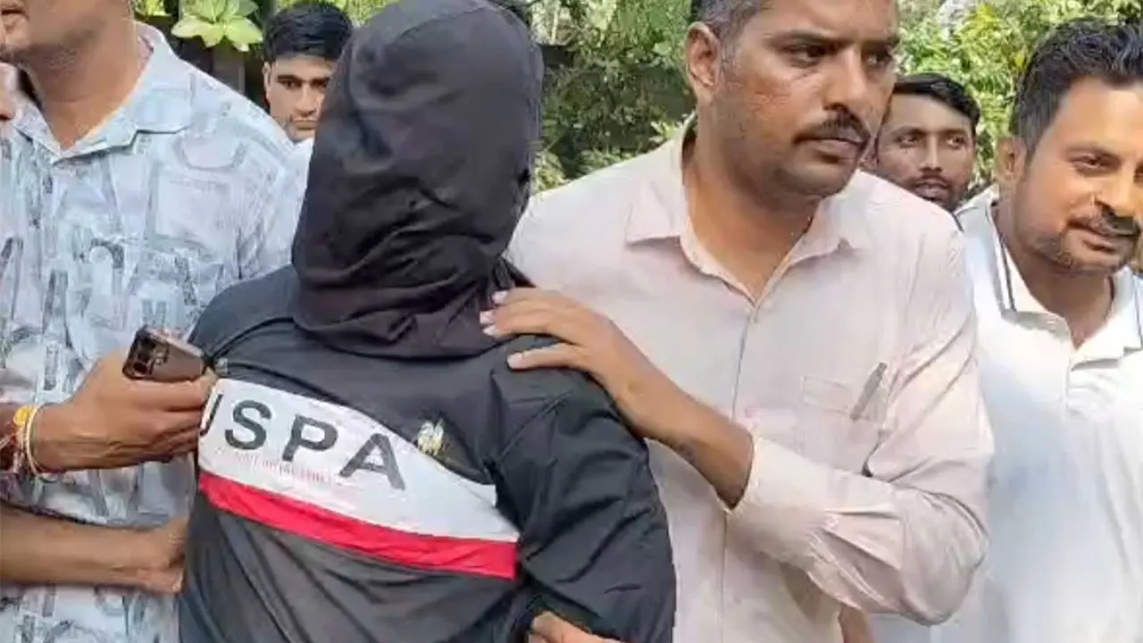 Tiger Shroff Firing Case: Anil Pandit Linked to Lawrence Bishnoi Gang, Was in Touch with Accused, Says Kota SP Tiger Shroff Firing Case: Anil Pandit Linked to Lawrence Bishnoi Gang, Was in Touch with Accused, Says Kota SP