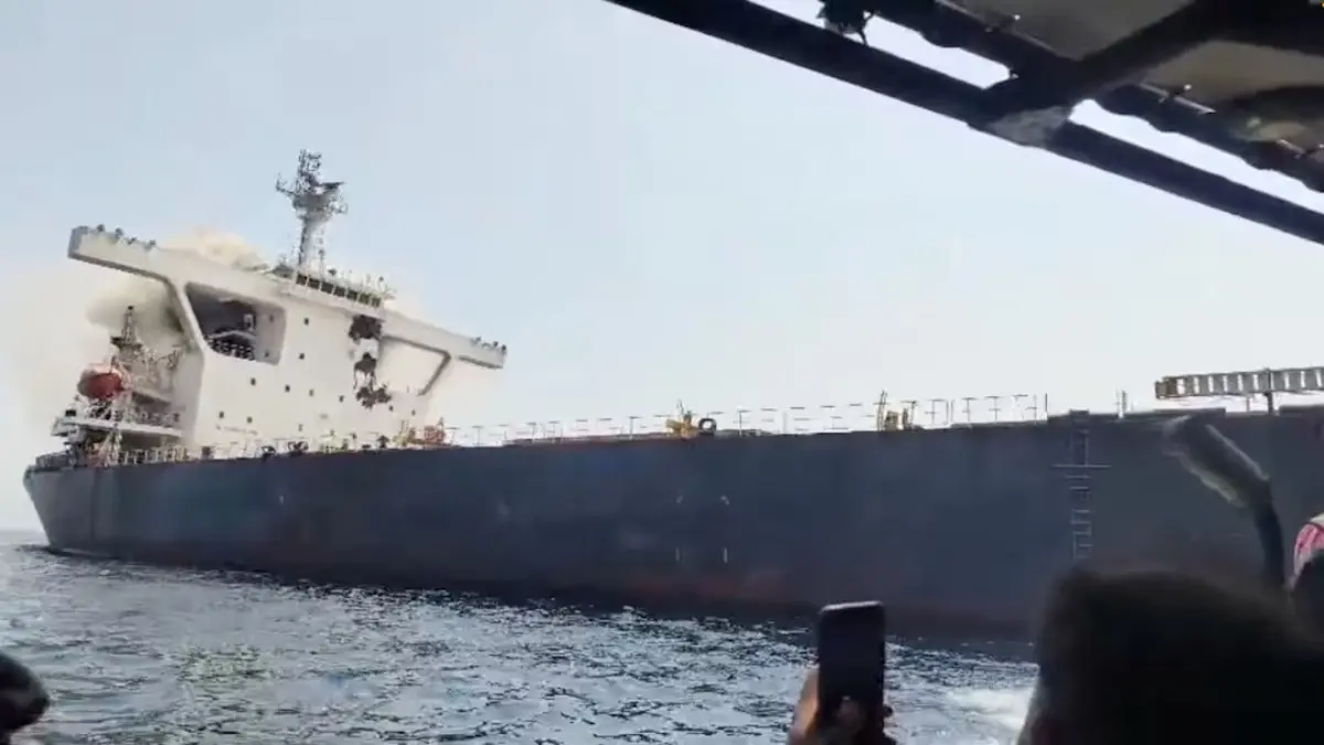 Two Ships Sink Near Hormuz After Being Hit by Projectiles Amid Surge in Attacks Two Ships Sink Near Strait of Hormuz After Being Hit by Projectiles