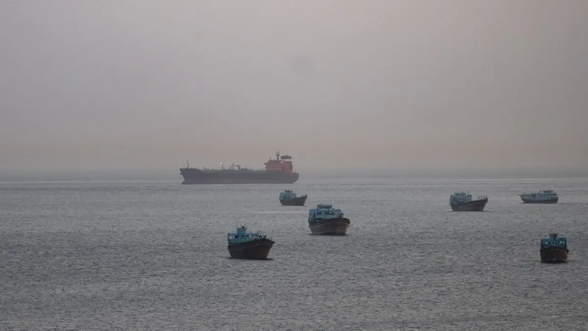 UAE National Guard Rescues 22 People After Oil Tanker Catches Fire in Arabian Gulf UAE National Guard Rescues 22 People After Oil Tanker Catches Fire in Arabian Gulf