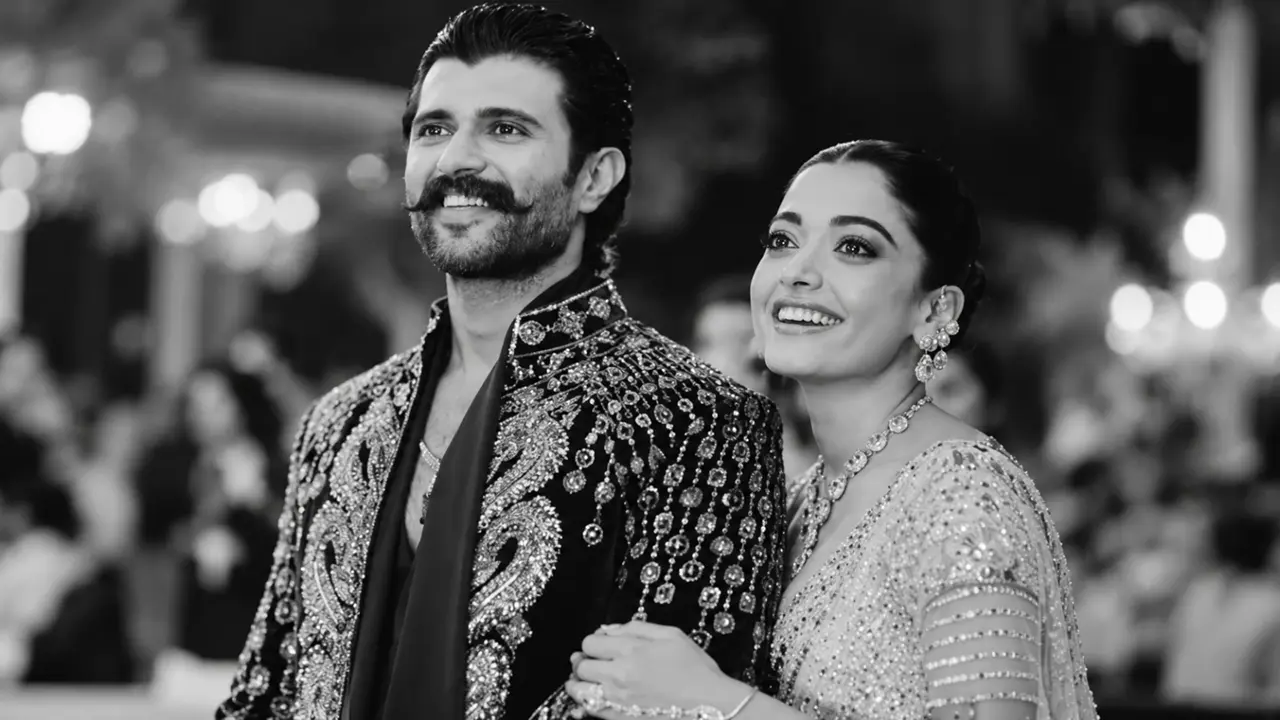 Vijay Deverakonda, Rashmika's Team Files Cyber Crime Complaint in Hyderabad Amid 'Koffee With Karan' Trolling Vijay Deverakonda, Rashmika's Team Files Cyber Crime Complaint in Hyderabad Amid 'Koffee With Karan' Trolling