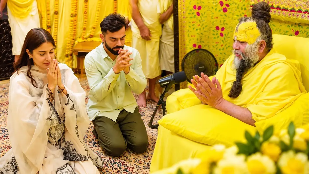 5 करोड़ रुपये लेकर प्रेमानंद महाराज के आश्रम आने के आरोपों पर विराट कोहली की तरफ से आई सफाई, कहा- ये पूरी तरह झूठ और भ्रामक है... Virat Kohli issue statement on Premanand Maharaj Controversy