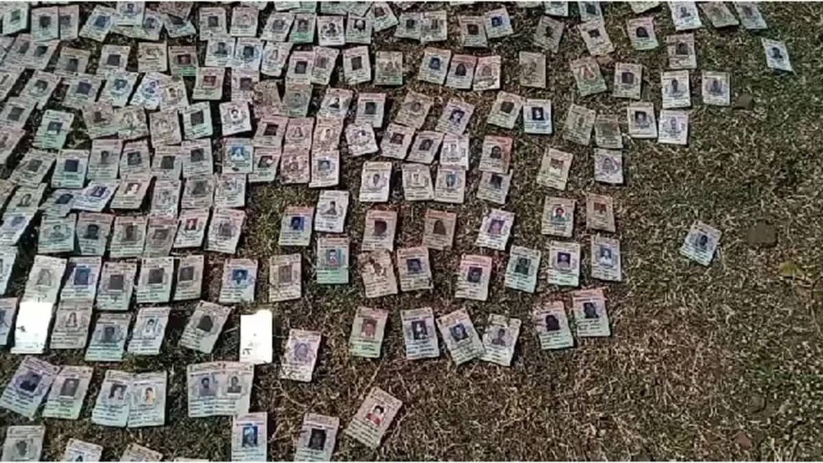 Voter ID Cards Found Dumped On Narmada Riverbank In MP’s Khargone: Congress Demands FIR After Recovery