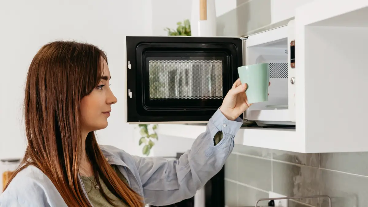 Things you must not microwave.