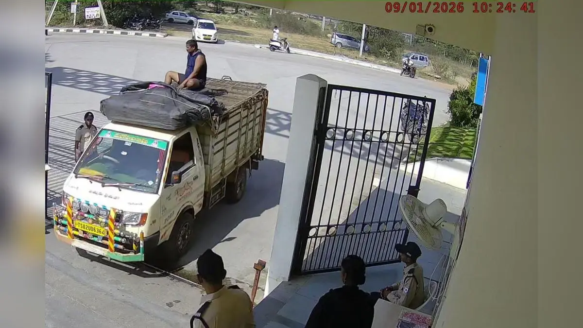 40 Dogs Allegedly Killed at Symbiosis Law College, Third Mass Culling Case in Telangana 40 Dogs Allegedly Killed at Symbiosis Law College, Third Mass Culling Case in Telangana