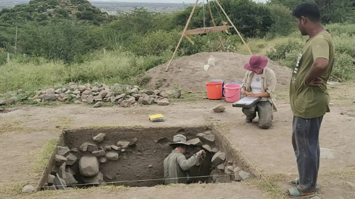 4000-Year-Old Artefacts Discovered By Archaeological Researchers In Karnataka's Maski 4000-Year-Old Artefacts Discovered By Archaeological Researchers In Karnataka's Maski