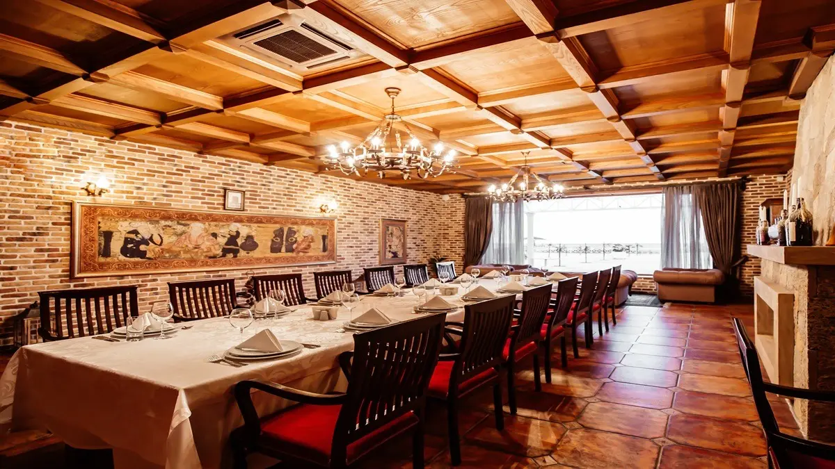 5 Most Iconic Restaurants In India That Are Older Than 100 Years 5 Most Iconic Restaurants In India