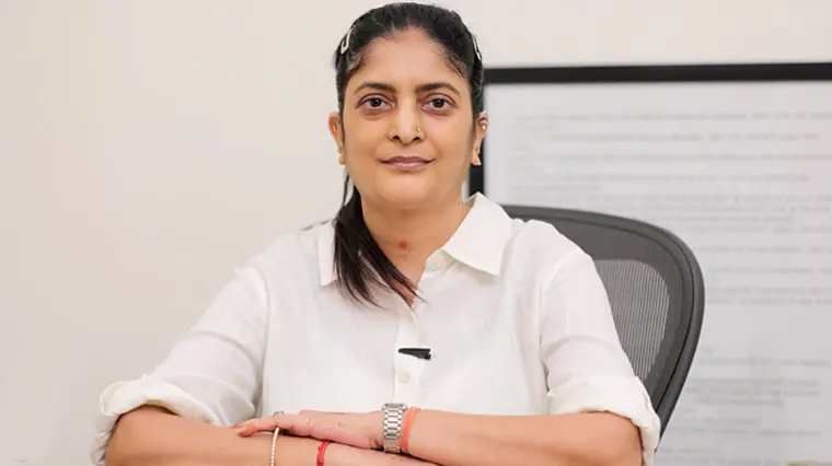 Sarfira Director Sudha Kongara Calls Herself 'Ignorant' For Confusing Two Indian Revolutionaries Sarfira Director Sudha Kongara Calls Herself 'Ignorant' For Confusing Two Indian Revolutionaries