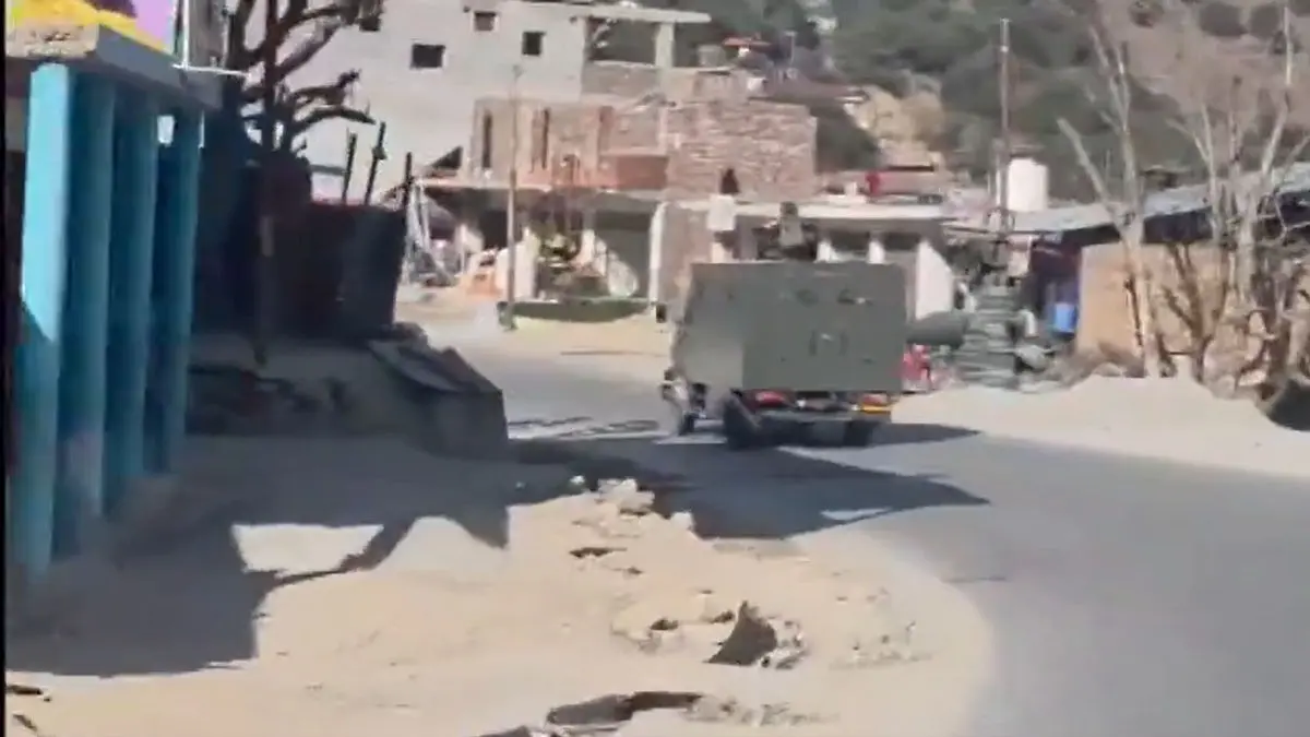 8 Soldiers Injured In Terrorist Encounter in J&K's Kishtwar 7 Soldiers Injured In Terrorist Encounter in J&K's Kishtwar