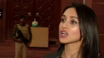 कोलकाता कांड में एक्ट्रेस मिमी चक्रवर्ती को मिली रेप की धमकी, पोस्ट शेयर कर बयां किया दर्द