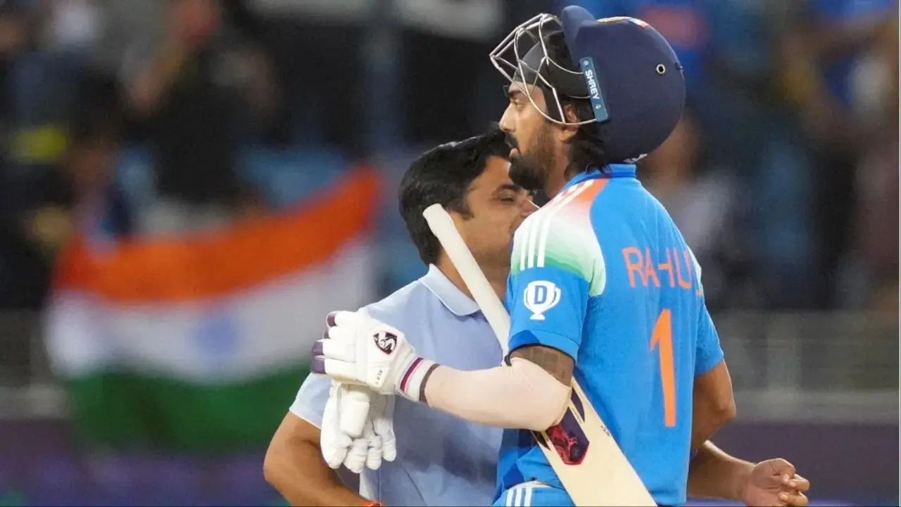 a fan enters stadium to meet kl rahul after india beat australia in champions trophy semifinal