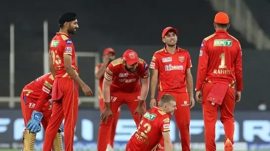 Once Retained For Rs.12 Cr! Former RCB Star & PBKS Capt. Went Unsold In IPL 2025 Auction. Guess Who? A former PBKS captain went unsold in IPL 2025 Auction